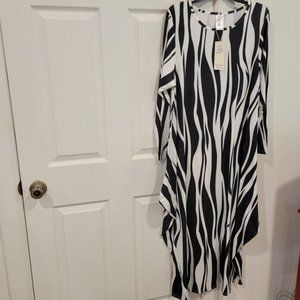 Designer Kara Chic Black/White maxi dress one size fits all New w/Tags
